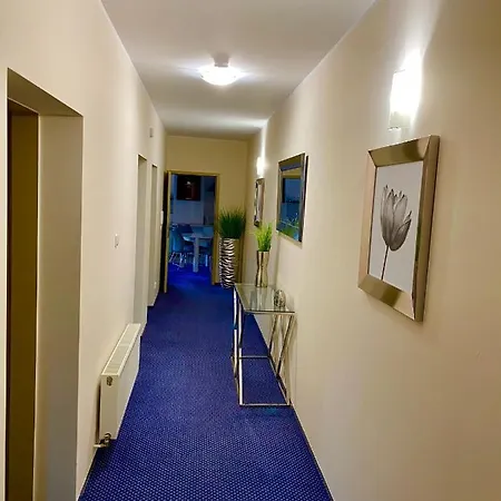 Slupski Premium: Spacious Two-bedroom With Smart Entertainment Apartment Slupsk